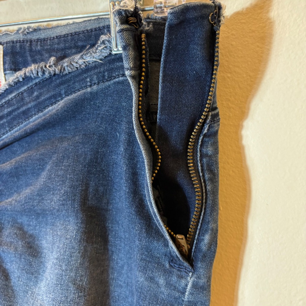 BDG Urban Outfitters Ruched Dipped V Flare Jeans Size 30 Dark Wash Blue - Picture 7 of 9